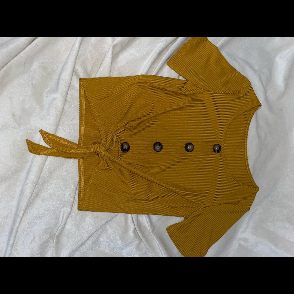 Front tie, fitted crop top